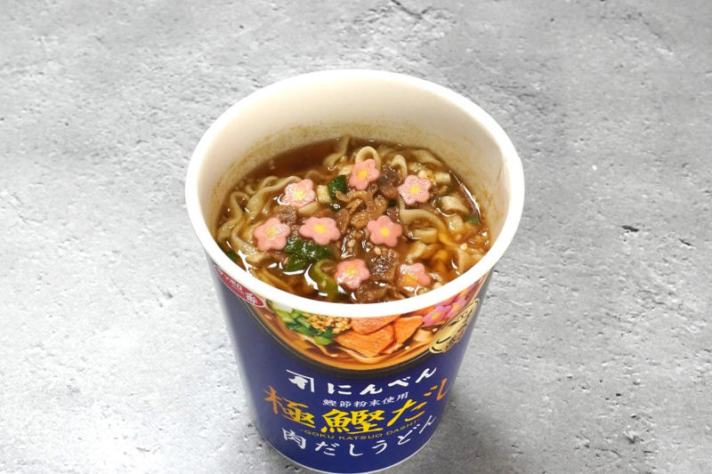 【サッポロ一番】老舗にんべんの極上だし！「ゆず香る極鰹だし 小海老天そば」, 【サッポロ一番】豚肉の旨み×ごまの風味！「ごま香る極鰹だし 肉だしうどん」, 【マルちゃん】奇跡のポテチコラボ！「汁なしうどん コンソメパンチ味」, 【まとめ】今回のイチオシは……
