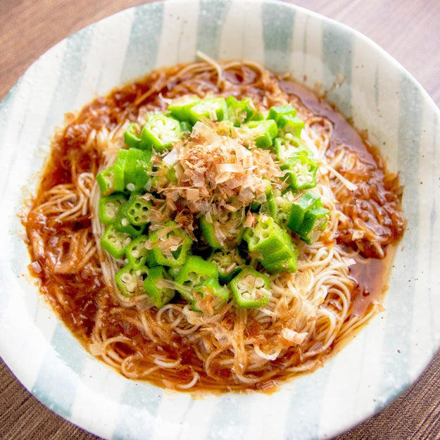 オクラとかつお節のさっぱりそうめん, 【まだまだそうめん】「さっぱり感がクセになる」オクラとかつお節の簡単レシピ♪, トマトジュースでイタリアンそうめん, 【そうめんが飲める勢いで消えていく】ぶっかけるだけで簡単！絶品そうめんアレンジレシピ, 梅もずくそうめん, 一度食べたら戻れなくなる「そうめん」のウマい食べ方！「ぶっちぎりで優勝じゃん」そうめんの簡単アレンジレシピ
