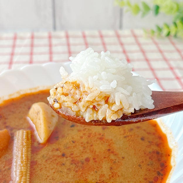 手軽に楽しめる、海老風味のスープカレーです。, お店で出てくるような、香り高いカレーです。, 具だくさんで、どこを食べても絶品です。, お腹も心も大満足！贅沢感たっぷりのスープカレーでした。