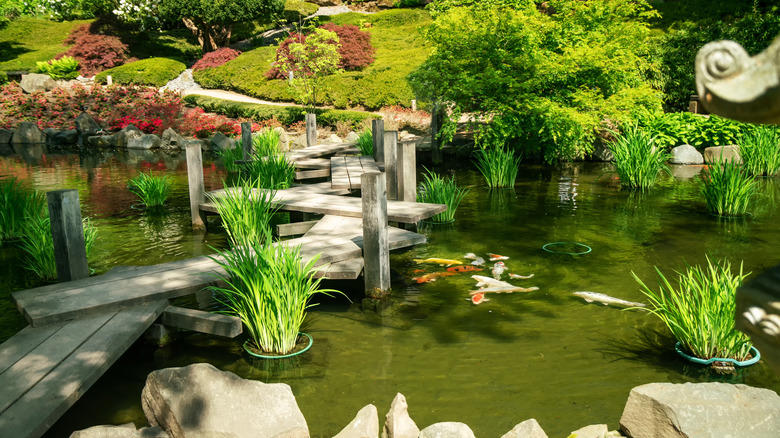 Garden tips: the path is the destination Koko: the austere beauty of maturity, Kanso: simplicity, Shizen: authentic naturalness, Fukinsei: asymmetry, Yugen: subtle hints at mystery, Datsuzoku: the magic of surprise, Seijaku: quietude and solitude, Types of Japanese gardens: the courtyard garden, Types of Japanese gardens: the tea garden, Elements of the garden: stone, Elements of the garden: water, Elements of the garden: plants, Garden tips: limit your palette, Garden tips: the path is the destination, Garden tips: the mystery is the message, Garden tips: model only the best of the natural world, Garden tips: use overlapping shapes and elements, Garden tips: mimic the landscape, Garden tips: use native plants natively