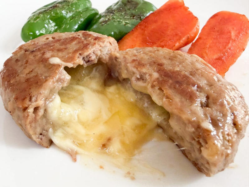 ①「オリジナル」｜1枚57円の衝撃！肉肉しさを活かしたロコモコ丼が最高, ②「チーズイン」｜贅沢度No.1！とろける濃厚チーズはトマトソースと相性抜群, ③「ポテトイン」｜意外なローカロリー！軽やかさを活かしたハンバーグサンド, まとめ｜毎日でも飽きないコスパの神。大容量ゆえの注意点は？