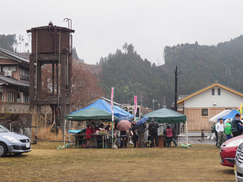 田園風景が楽しめ、地域の足としても活躍する名松線（JR東海）, 関西と伊勢の接続を目指し挫折したローカル線, 廃止の危機を何度も乗り越える, JR東海ではここでしか見られないキハ11形, 名松線の見どころ, 名松線沿線に残る中勢鉄道の痕跡, 全国的にも珍しい家城駅の票券・スタフ受け渡し, 清流から渓流に姿を変える雲出川, 名松線で活用できるおトクなきっぷ情報, 名松線の旅にぴったりな「青空フリーパス」, 名松線（JR東海）データ