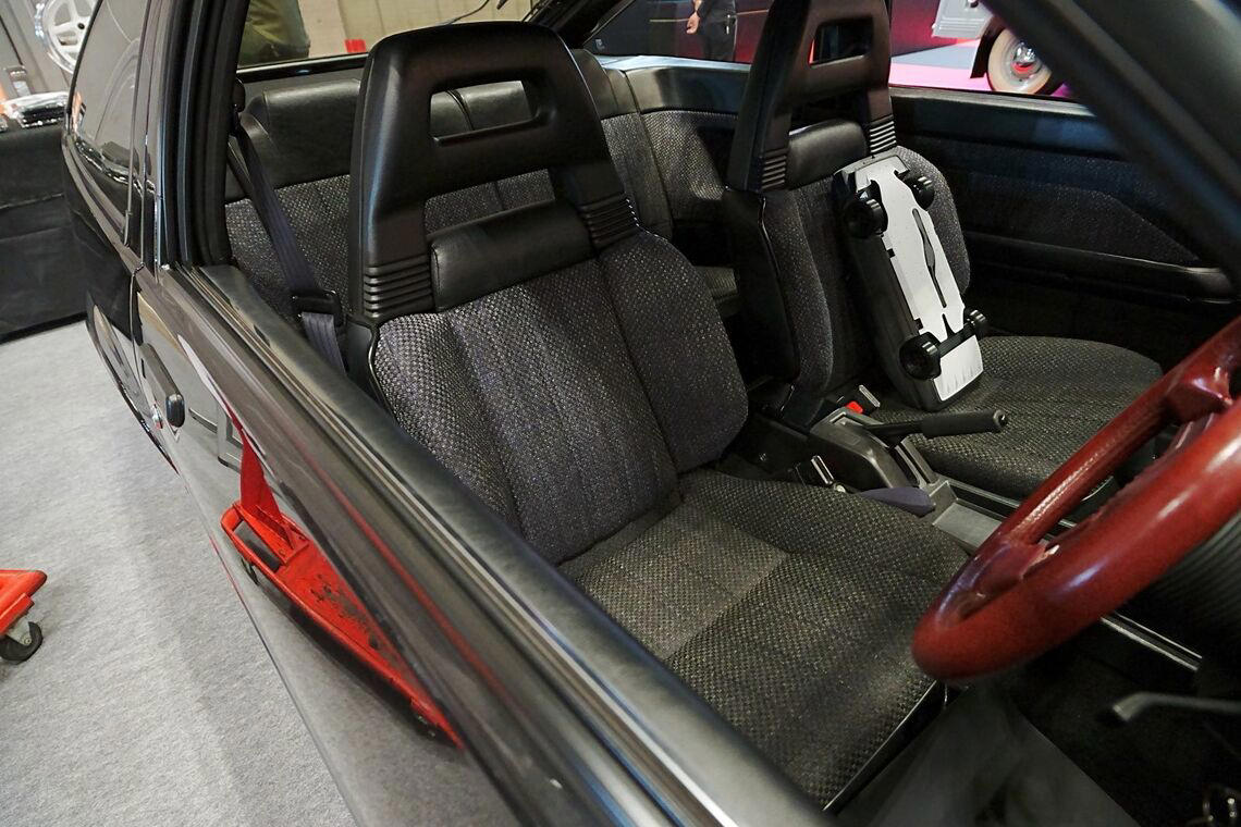 名門トムスが現代に蘇らせたAE86, 名門トムスへの入社、そしてレストアプロジェクトへ, 当時のスタイリングにこだわったディテール, 74年設立の名門トムスについて, 旧車に魅力を感じる若者の心理