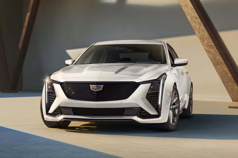 米国市場におけるセダン再評価の背景, 車両価格高騰と実利重視の消費行動, 米大手の戦略転換と日系メーカーの優位, 燃費規制の枠組み変化と企業の財務防衛, 市場嗜好の変遷と高効率な車体への回帰, EVへの移行とセダン形状の利点, 収益性維持の壁と製造工程の抜本改革