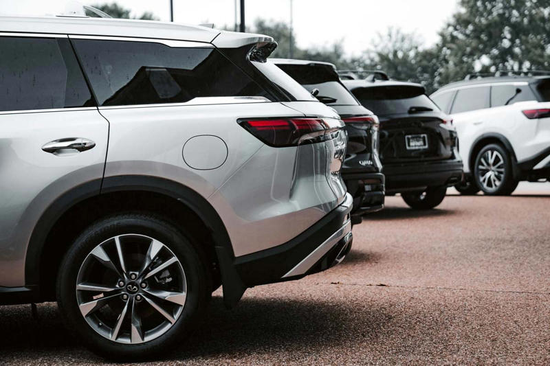 米国市場におけるセダン再評価の背景, 車両価格高騰と実利重視の消費行動, 米大手の戦略転換と日系メーカーの優位, 燃費規制の枠組み変化と企業の財務防衛, 市場嗜好の変遷と高効率な車体への回帰, EVへの移行とセダン形状の利点, 収益性維持の壁と製造工程の抜本改革