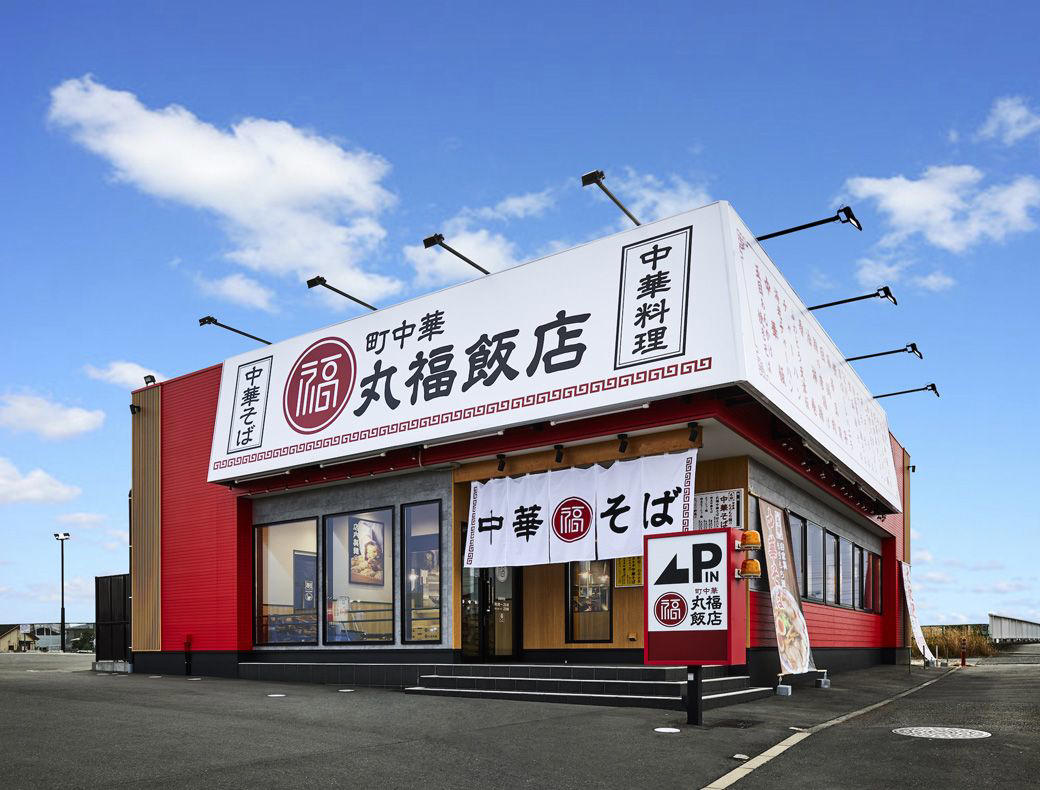 値上げで揺らぐ町中華とラーメンの現在地, 490円の中華そばが示した新たな日常使い, 町中華とラーメン専門店の真ん中を狙う, 既存チェーンでは埋められない空白