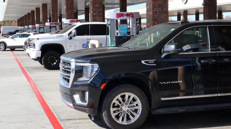 Don't park at the pump while you gather or eat your snacks, Don't settle for the packaged brisket sandwiches; wait for the fresh, Don't forget to grab some beaver nuggets, Don't try to get a free refill, Don't buy that jerky before you try a sample first