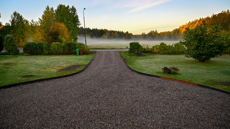 Cobblestone, Permeable pavers, Exposed aggregate concrete, Mycelium, Seashells, Composite pavers, Natural stone