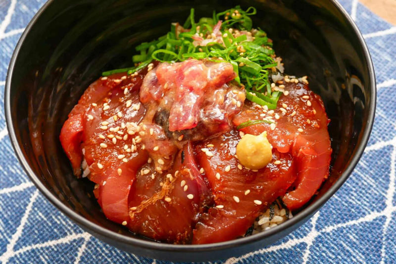 ■カツオを「からし」で食べる漬け丼, ■漬け丼となめろうを作る, ■カツオにからしって合うんだ, ■【動画】笠原流「カツオ漬け丼」