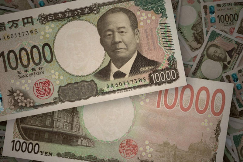2026年度の年金額改定。国民年金は1.9％、厚生年金は2.0％の増額が決定, 働き方で変わる年金額。ライフコース別のモデルケースを紹介, モデルケース1：厚生年金への加入期間が中心の男性, モデルケース2：国民年金（第1号被保険者）の加入期間が中心の男性, モデルケース3：厚生年金への加入期間が中心の女性, モデルケース4：国民年金（第1号被保険者）の加入期間が中心の女性, モデルケース5：国民年金（第3号被保険者）の加入期間が中心の女性, 【60歳代】シニア世代の年金受給額はいくら？平均月額を一覧で確認, 60歳から69歳までの厚生年金・平均受給月額, 60歳から69歳までの国民年金・平均受給月額, 【70歳代】シニア世代の年金受給額はいくら？平均月額を一覧で確認, 70歳から79歳までの厚生年金・平均受給月額, 70歳から79歳までの国民年金・平均受給月額, 【80歳代】シニア世代の年金受給額はいくら？平均月額を一覧で確認, 80歳から89歳までの厚生年金・平均受給月額, 80歳から89歳までの国民年金・平均受給月額