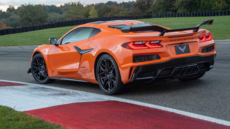 The Everyman Supercar Heartbeat: 6.2L LT2 , The Modern American Powerhouse: The Coyote V8 , Chevrolet Made A Modern Ferrari 458 Engine For The Z06 , Two Engines Departing, One 6.7L Arriving