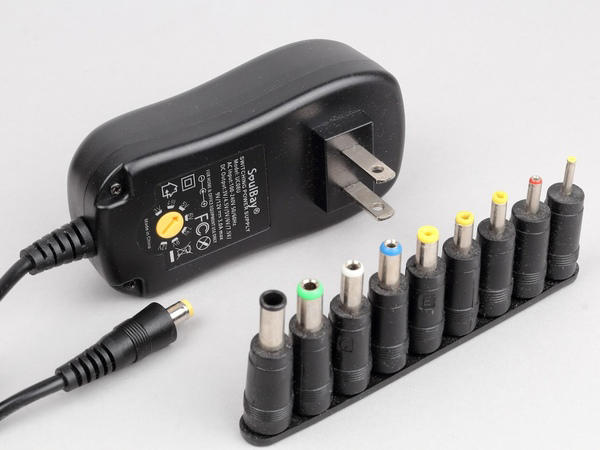 ●それでも残る“USBじゃない機器”問題, ●USB充電器を“ACアダプター化”する方法, ●最大28Vまで対応した140Wモデル2種, ●最大20Vまで対応した100Wモデル2種, ●140WモデルのAかBがオススメ
