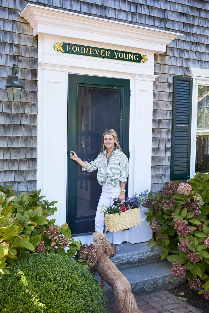 Weathered Shingles, Hand-painted Accents, Coastal Colors, Shipworthy Ceiling, Pretty & Practical Upholstery, Warm Woods, Cozy Corners, A Sea of Blues, Architectural Details, Stars & Stripes, Nautical Nods, Alfresco Furnishings, A Touch of Nostalgia