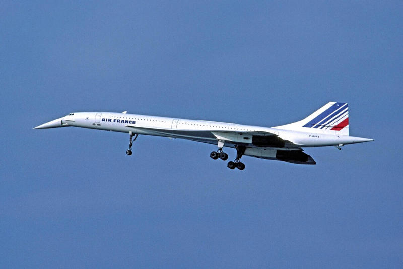 コンコルド G7のため日本へ飛来 1986年5月4日, COMAC C919 初飛行 2017年5月5日, P-47サンダーボルト 初飛行 1941年5月6日, ヴァリグ・ブラジル航空 設立 1927年5月7日, 日本貨物航空(NCA) 運航開始 1985年5月8日, フォッカー F28 フェローシップ 初飛行 1967年5月9日, ボンバルディア CRJシリーズ 初飛行 1991年5月10日