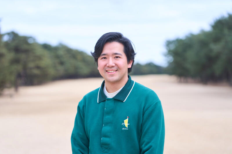 Point1：始動地面反力を使ってスピーディに上げる, 左足を蹴った反動で右手を高く放り上げる, 背中の右側で右サイドを引き上げる, 足踏みをして振り戻す動きでバックスイング