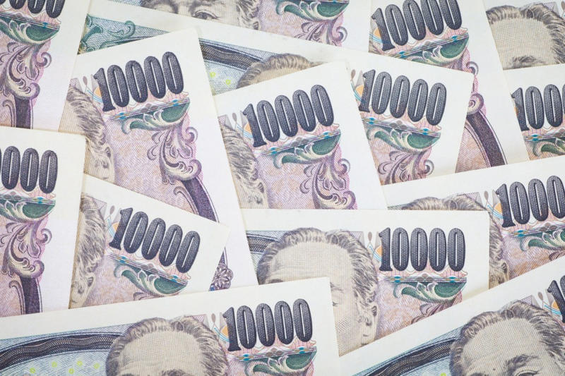 【増え続ける富裕層】日本における「富裕層・超富裕層」の実態, 「富裕層と超富裕層」の世帯数（2023年）, 【比較】「富裕層と超富裕層」の世帯数（2021年）, 富裕層はなぜ増えた？背景にある複数の要因, 【年代別】みんなの「平均貯蓄額（平均・中央値）」はいくら？, 【一覧表で確認】20〜70歳代「単身世帯」の平均貯蓄額, 【一覧表で確認】20〜70歳代「二人以上世帯」の平均貯蓄額, 富裕層の増加と平均貯蓄額から見える「資産格差の現実」
