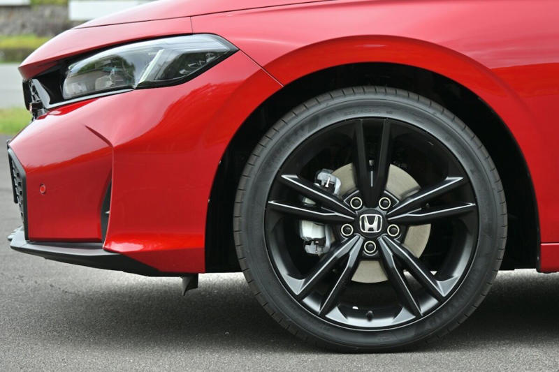 シビックのハイブリッドは意外に…, ハイブリッド車でMT車の運転を楽しめる?, 伊豆のクローズドコースで「e:HEV RS」を体感!, タイプR開発責任者「かっきー」も参画