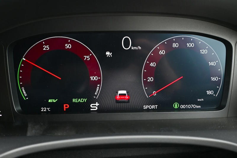 シビックのハイブリッドは意外に…, ハイブリッド車でMT車の運転を楽しめる?, 伊豆のクローズドコースで「e:HEV RS」を体感!, タイプR開発責任者「かっきー」も参画