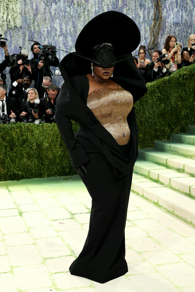 Emma Chamberlain in Mugler, Yseult in Harris Reed, Gracie Abrams in Chanel, Paloma Elsesser in Bureau of Imagination, Hunter Schafer in Prada, Chase Infiniti in Thom Browne, Alex Consani in Gucci, Louisa Jacobson in Dilara Findikoglu, María Zardoya in McQueen, Isla Johnston in Loewe, Tessa Thompson in Valentino, Rihanna in Maison Margiela Artisanal
