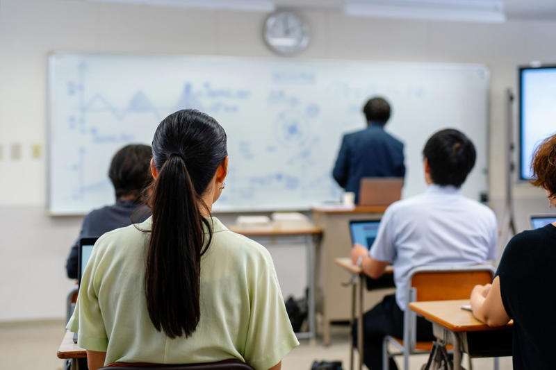 「今止めないと大変なことになる」, 公金を高リスクの市場で運用する異常性, 分科会の委員からも「痛烈な批判」, 公募開始から認定されたのは2大学だけ