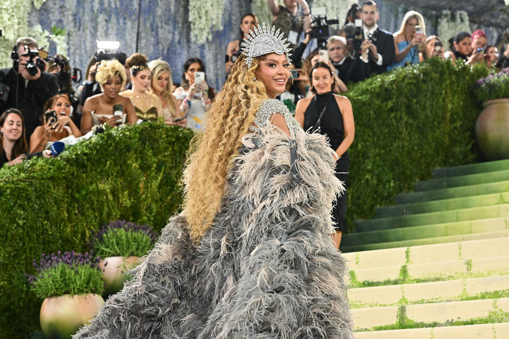 Artistic references, Fashion as canvas, Dressed body, How to watch the Met Gala carpet and celebrity looks