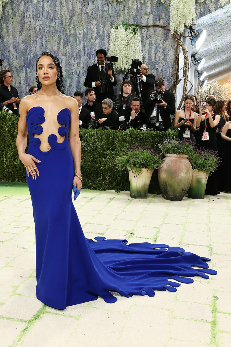 Emma Chamberlain in Mugler, Yseult in Harris Reed, Gracie Abrams in Chanel, Paloma Elsesser in Bureau of Imagination, Hunter Schafer in Prada, Chase Infiniti in Thom Browne, Alex Consani in Gucci, Louisa Jacobson in Dilara Findikoglu, María Zardoya in McQueen, Isla Johnston in Loewe, Tessa Thompson in Valentino, Rihanna in Maison Margiela Artisanal