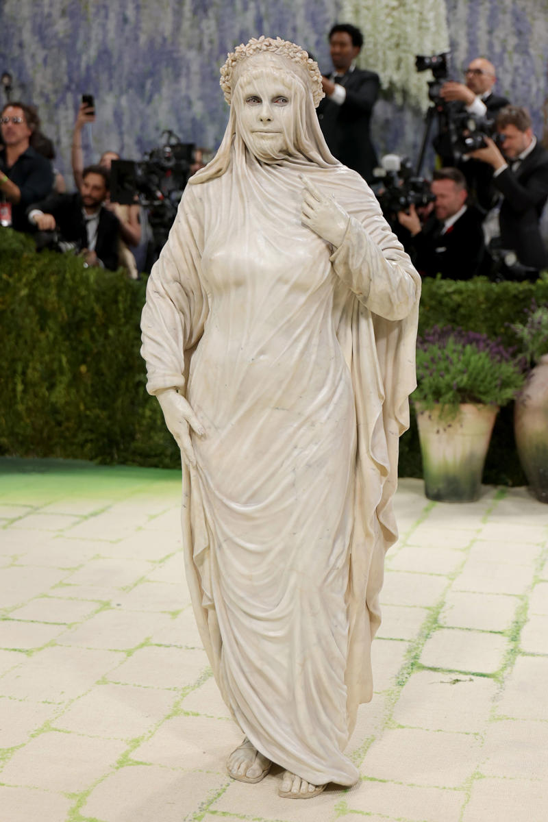 Nicole Kidman, Naomi Osaka, Emma Chamberlain, Connor Storrie, Sabrina Carpenter, Gigi Hadid, Ashley Graham, Kim Kardashian, Heidi Klum, Kylie Jenner, Katy Perry