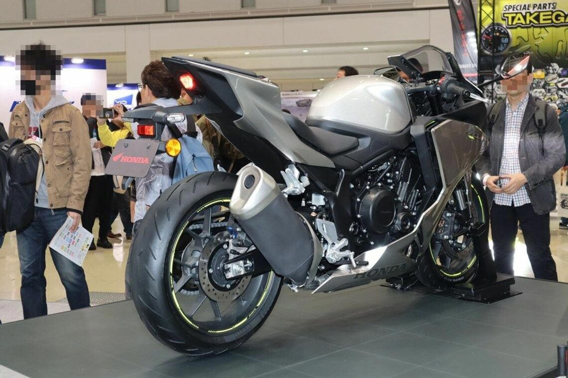 ホンダを代表するCB400SFの歴史, 新型CB400SFにまたがった印象, CBR400RフォアE-クラッチコンセプトもスタンバイ, 普通二輪免許で乗れる400ccクラスの魅力
