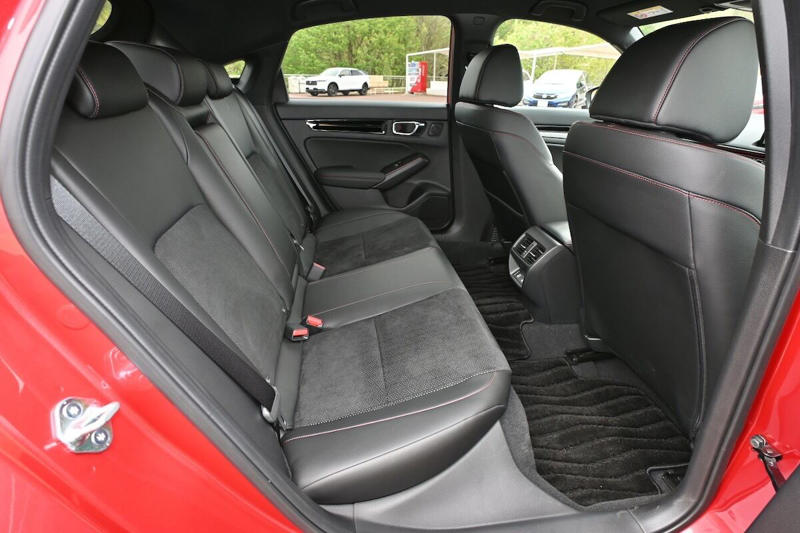 シビックのハイブリッドは意外に…, ハイブリッド車でMT車の運転を楽しめる?, 伊豆のクローズドコースで「e:HEV RS」を体感!, タイプR開発責任者「かっきー」も参画