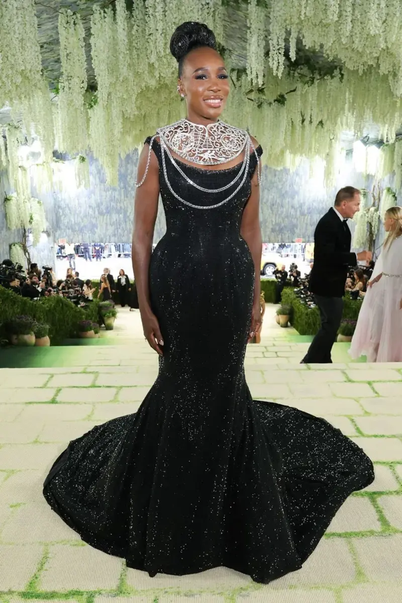 Met Gala Red Carpet, Sabrina Carpenter, Blake Lively, Anne Hathaway, Gracie Abrams, Venus Williams, Natasha Poonawalla, Lauren Sánchez Bezos, Lena Dunham