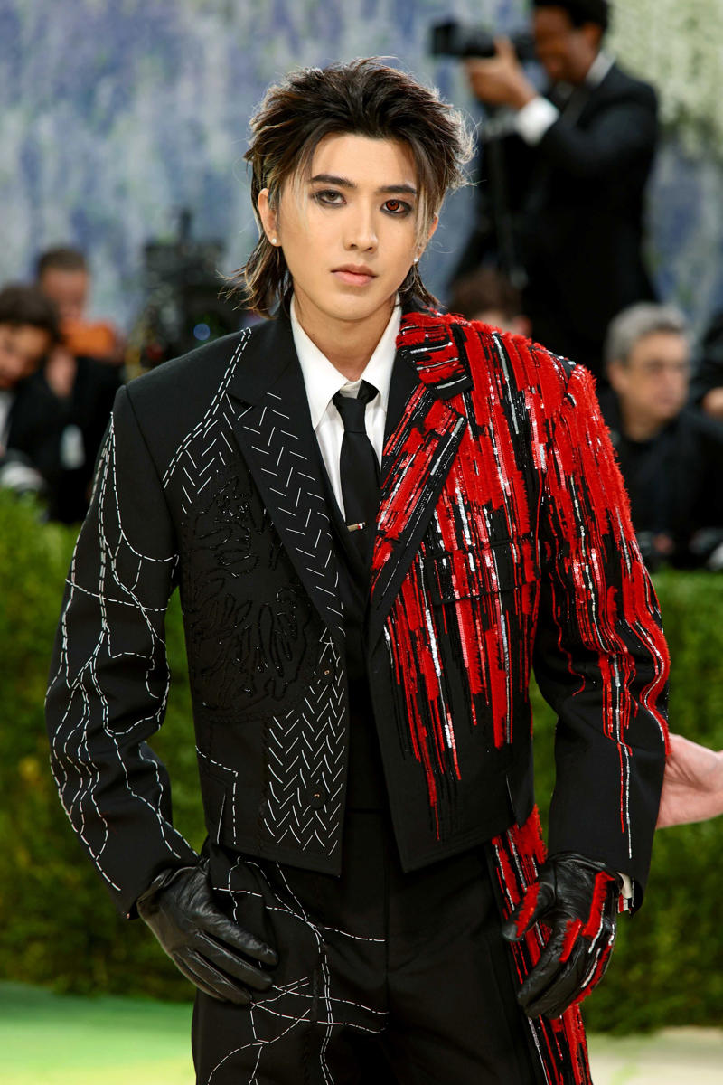 Karan Johar wearing Manish Malhotra, Emma Chamberlain wearing Mugler , Eileen Gu wearing Iris van Herpen, Kylie Jenner wearing Schiaparelli, Jeremy Pope wearing Vivienne Westwood, Lisa wearing Robert Wun , Beyoncé wearing Olivier Rousteing, KUN wearing Thom Browne, Sabine Getty wearing Ashi Studio , Anok Yai wearing Balenciaga, Naomi Osaka wearing Robert Wun , Chase Infiniti wearing Thom Browne, Nichapat Suphap wearing Robert Wun , Zoë Kravitz wearing Yves Saint Laurent