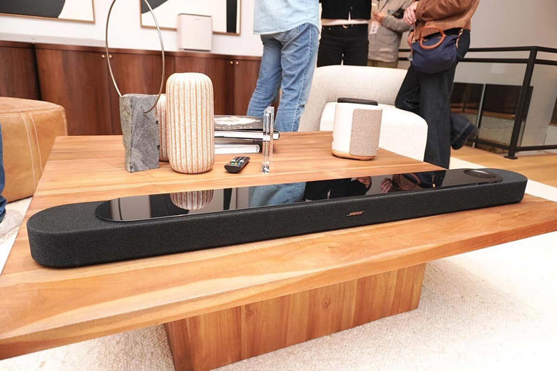 生活空間に溶け込むオーディオのカタチ, 日本上陸も間近！　新Lifestyleコレクション, 筆者イチオシの「Lifestyle Ultra Speaker」, サウンドバーのフラグシップモデルも一新, 独自の音響技術「TrueSpatial」とデザインのこだわり, ボーズがプレミアムオーディオブランドと組む理由