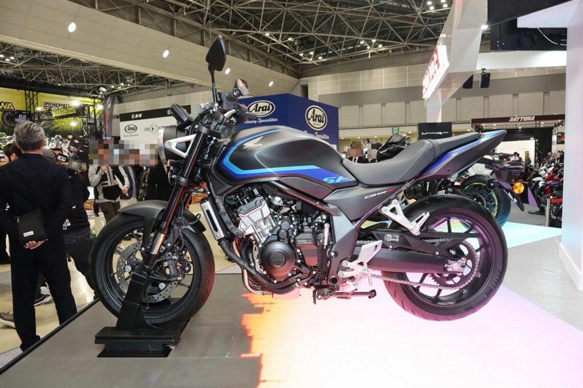 ホンダを代表するCB400SFの歴史, 新型CB400SFにまたがった印象, CBR400RフォアE-クラッチコンセプトもスタンバイ, 普通二輪免許で乗れる400ccクラスの魅力