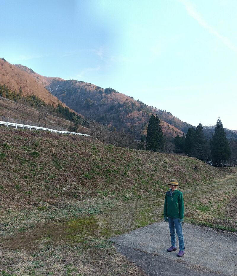 東京と富山を行き来し、仕事や介護の日々, 「素敵すぎる家」を見つけ、2棟購入, 1年間は腰を据えて富山で暮らした, 2棟目の建物を宿泊所に, 五箇山への移住にかかる費用は現実的だった, 外国人観光客を受け入れたい