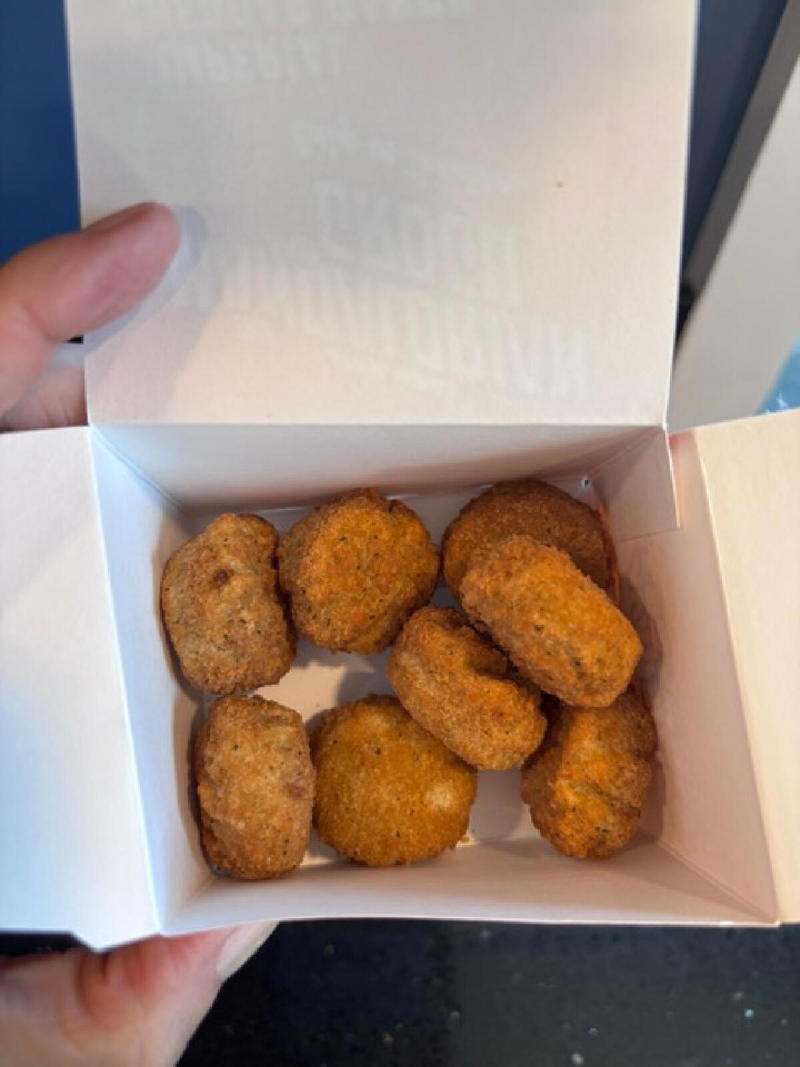 BBQ Bounty Whopper: Pickle chips rule, Grogu's blue cookie shake: Want to drink frosting?, Imperial Cheddar Ranch Tots: Flat and dry, Grogu garlic chicken fries: The sauce is the best part, Collectible cups: Hey! I didn't get one!