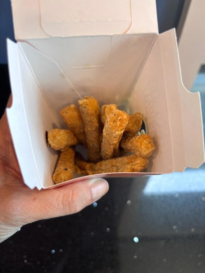BBQ Bounty Whopper: Pickle chips rule, Grogu's blue cookie shake: Want to drink frosting?, Imperial Cheddar Ranch Tots: Flat and dry, Grogu garlic chicken fries: The sauce is the best part, Collectible cups: Hey! I didn't get one!