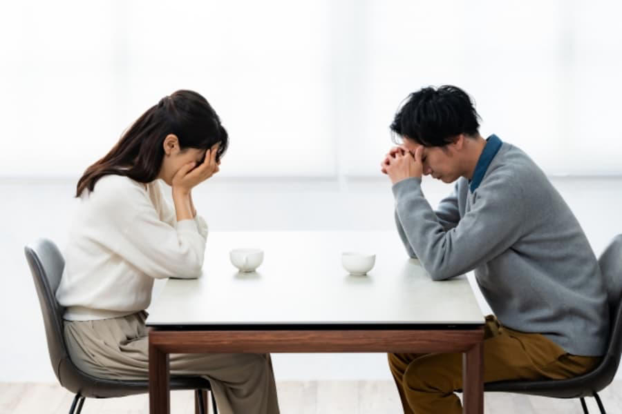 若者が「高値」で買い急ぐ理由, 出産・休職で狂うペアローン, ペアローン離婚の悲惨な末路, 教育費とローン「地獄の二重苦」, 50年ローンが招く「老後破綻」, 「家賃と同額で買える」の罠, 不動産バブル終焉…売れない恐怖