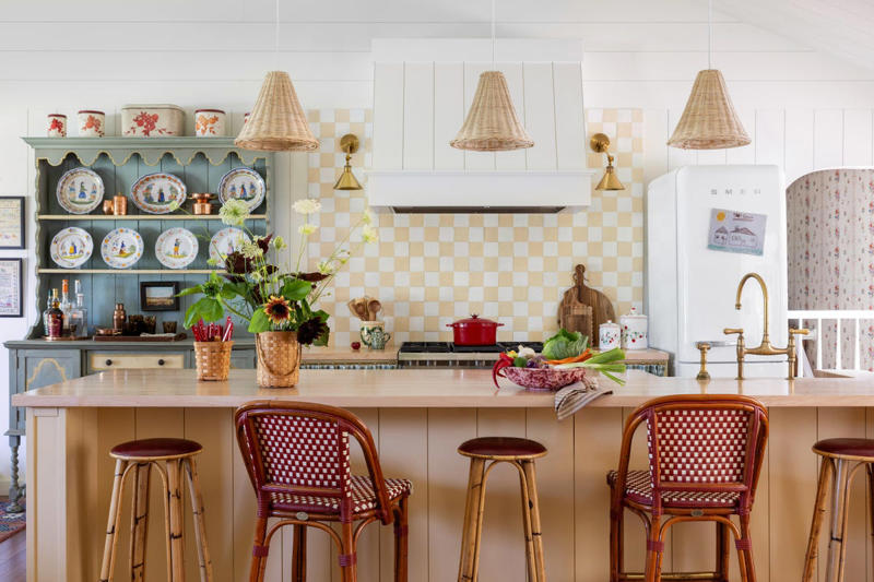 Mismatched Glassware, Upper Cabinets, Pot Fillers, Recessed Lights, Underutilized Appliances, A Bulky Knife Block