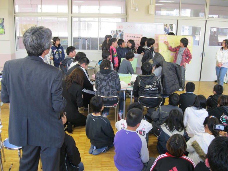 「おたがいを理解し合う技術」を身につける, 「彼はまるで教室の守り神だね」という仮説, 現実社会に必要なのは「納得解」を導き出す力, 正解はひとつだけの「絶対解」、対話でつくる「納得解」