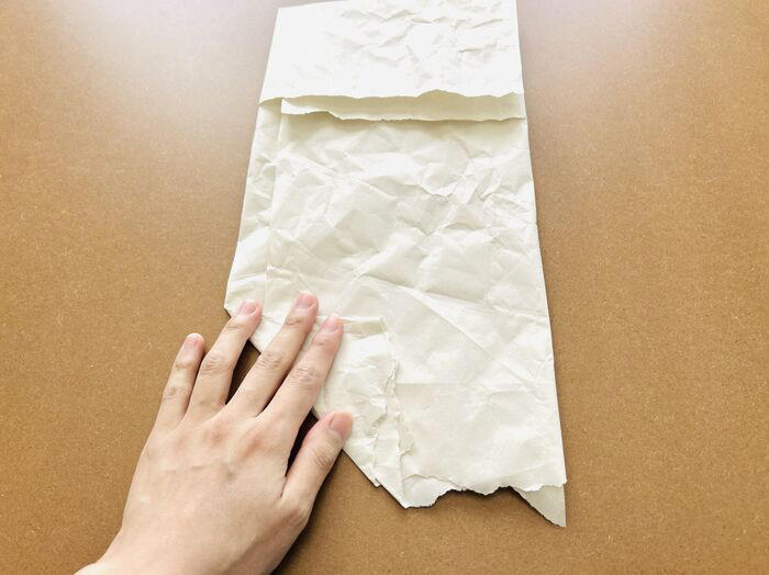 ただ折るだけ！作り方はコチラ, いろいろな場所で活用できる！, キッチンで生ごみ入れに, トイレで衛生用品用ゴミ箱に, 洗面所の仮置きゴミ箱に, 子どもの机に置いて消しカス入れに
