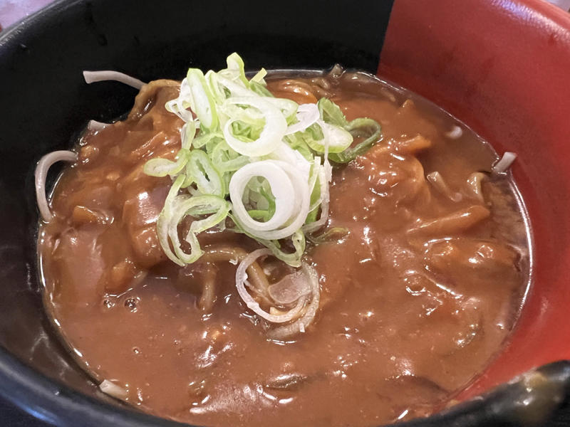 ・カレーがウマイことで知られる店, ・ぶっかけタイプの冷やしカレーそば, ・立ち食いそば屋の懐の深さ, ・今回紹介した店舗の情報