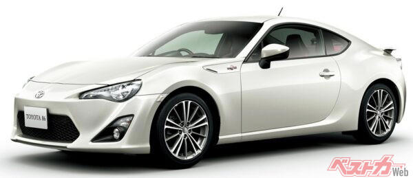 リフレッシュサービスが充実している「TOYOTA 86」をあえて選択するのも一考, 新車の車両本体価格を考えると…三菱自動車の「デリカミニ」は中古の選択が得策か!?, 中身はまったくの別物だけど、見た目は“クリソツ”のホンダ「N-ONE」, 4代目トヨタ「プリウス」の低重心パッケージによるエモーショナルなスタイルはいま見ても新鮮, マツダの「CX-5」は3代目の登場で2代目が買いやすくなることに期待