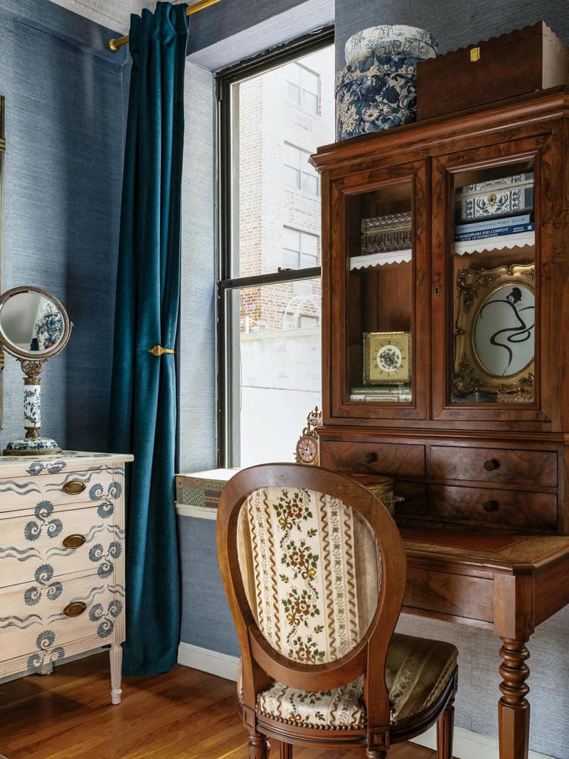The Busy Wallpaper in My Bedroom, The Expansive Gallery Wall in My Bedroom, Navy Paint in the Living Room, Excess Furniture, An Exposed Bar Cart