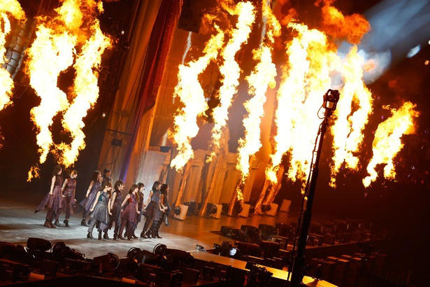 結成から14年の歴史を凝縮した東京ドーム公演, 真紅の演出でDAY2公演が華々しく開幕, ダンス、歌、かわいさ…テーマで見せたブロックパート, 6期生が示した乃木坂46の未来像, ファンとの絆を深めたバースデーライブのアンコール, 菅原咲月の次期キャプテンを発表「このグループを守っていく覚悟もあります」