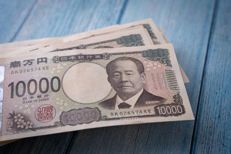 公的年金制度は「国民年金＋厚生年金」の2階建て, 国民年金（1階部分）, 厚生年金（2階部分）, 老齢年金「厚生年金・国民年金」平均月額はいくらか, 【全体・男女別】厚生年金の平均月額はいくら？, 【全体・男女別】国民年金の平均月額はいくら？, 厚生年金（国民年金部分含む）「月10万円未満 vs 月20万円以上」受給者の割合はどっちが多い？, 【厚生年金】「受給額ごとの人数」を確認