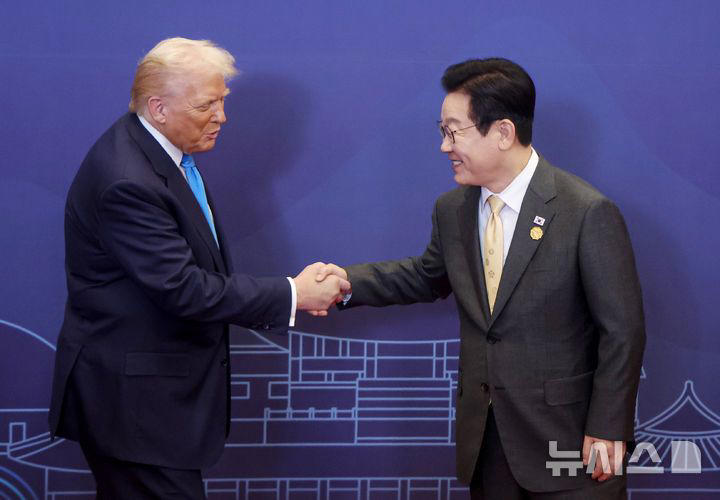 高市首相が最も頻繁に対面した外国首脳の一人に李大統領…日韓接近が鮮明に, 日韓接近の背景にトランプ政権の「ドンロー主義」, 対中安保協力では日韓に温度差も, 「江南タイムズ」で最も閲覧された記事
