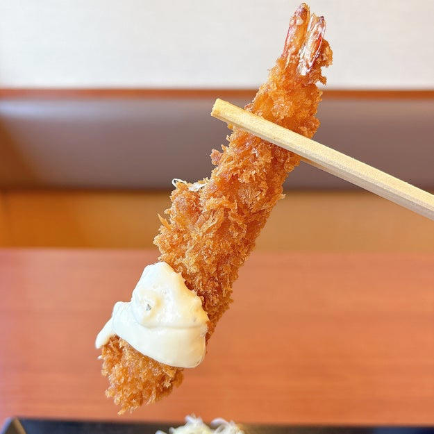 主役級のおかずがぎっしり。豪快なオムカレーです！, スパイシーなカレーに、まろやかなオムレツがよく合います。, 揚げ物が、どれもエース級のおいしさなんです！, 赤ウインナーが、お子さまランチ感を加速させます。, 好きなもの全部乗せ。大人のお子さまランチみたいでした！, 過去にはこんなボリュームメニューが販売されていましたよ！
