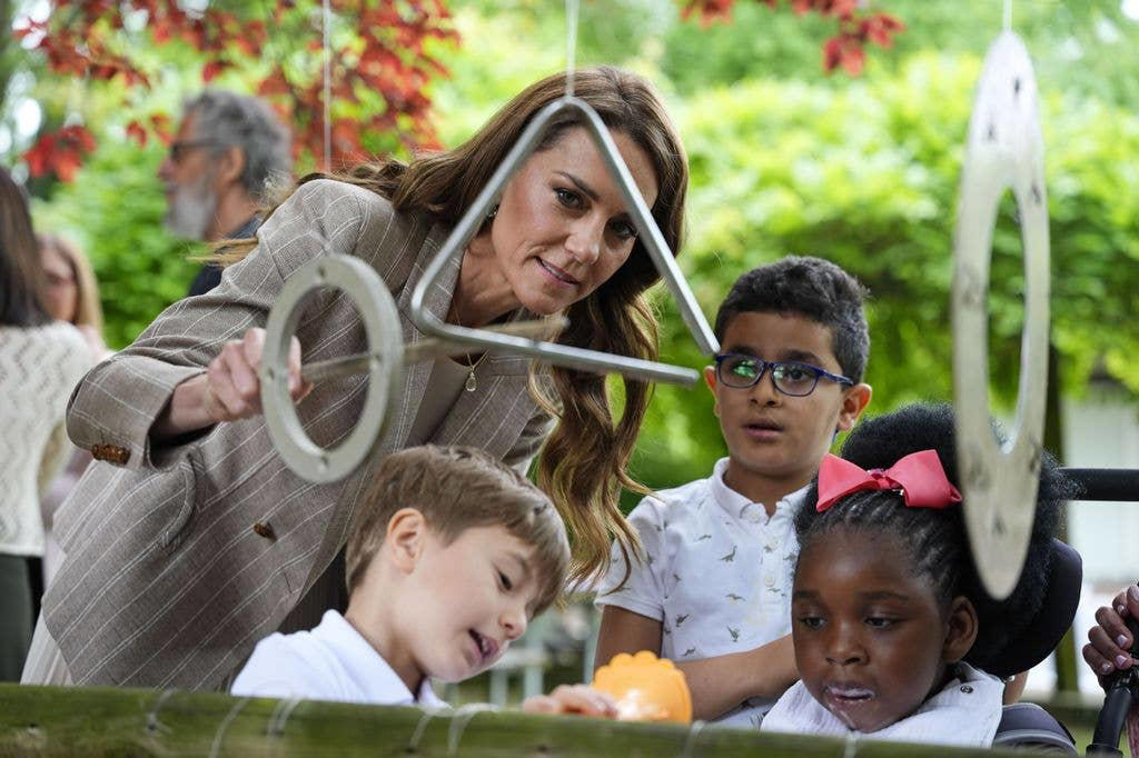 Making music Playtime, David Attenborough moment, A closer look, Making music, Picture perfect, Next stop, Beautiful blooms, A helping hand, Kate's TV show inspiration, Ready, steady, cook, Pasta making