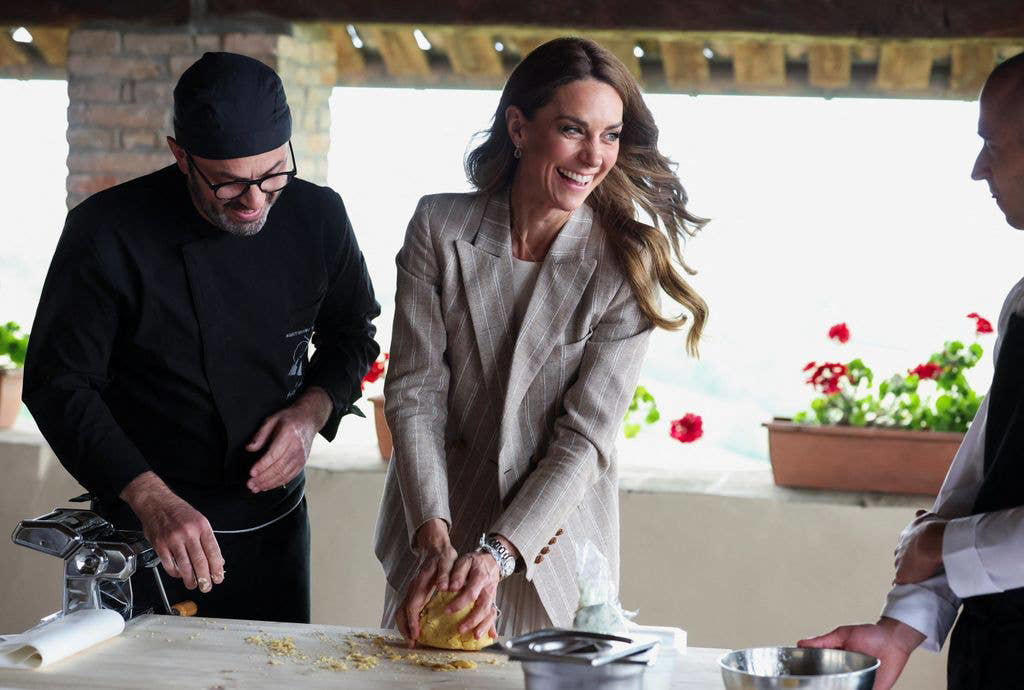 Ready, steady, cook Playtime, David Attenborough moment, A closer look, Making music, Picture perfect, Next stop, Beautiful blooms, A helping hand, Kate's TV show inspiration, Ready, steady, cook, Pasta making