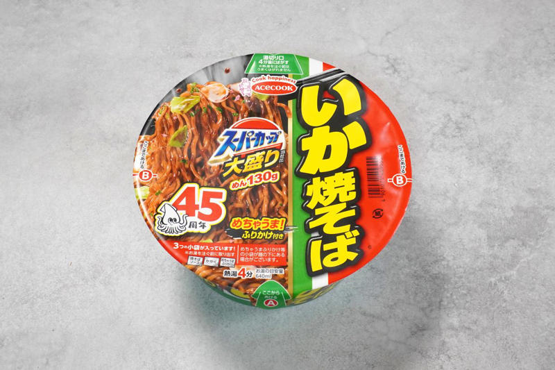 【まるか食品】和中ミックスの味わいが新鮮！「ペヤング 背脂風四川麻婆味やきそば」, 背脂の甘みと麻辣のコクが絶妙なバランス, 【東洋水産】手もみ風麺の食感が中毒性あり！「マルちゃん正麺 カップ 汁なし担々麺」, 噛むほどに旨みが出る麺と、後をひく担々ソースがマッチ, 【エースコック】強めの辛みとあおさが強烈！「スーパーカップ大盛り いか焼そば」, 待望の復活！トレンドに合わせてアップデートされた強烈な一杯, まとめ｜今回のイチオシは復活を果たしたあの「名作」！